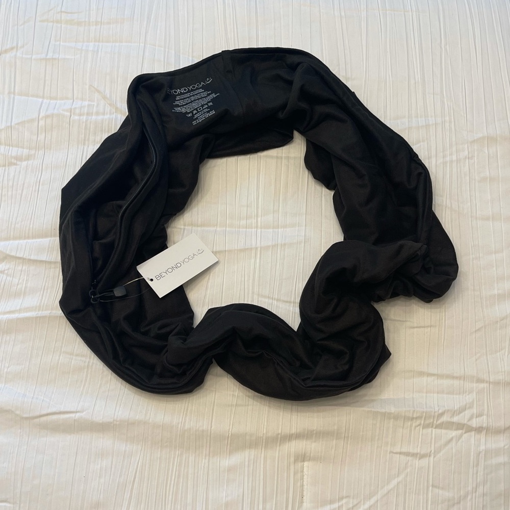BeyondYoga Pocket Infinity Scarf